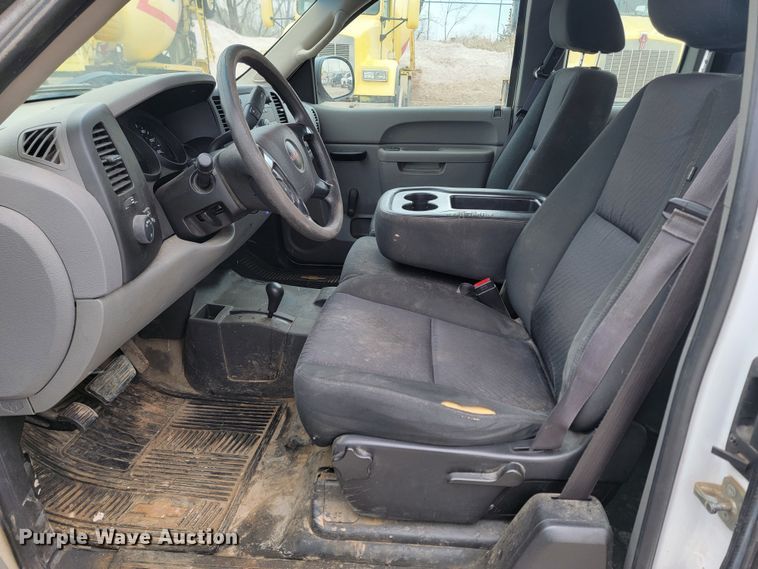 image for item LV9459 2013 GMC Sierra 1500  Ext. Cab pickup truck