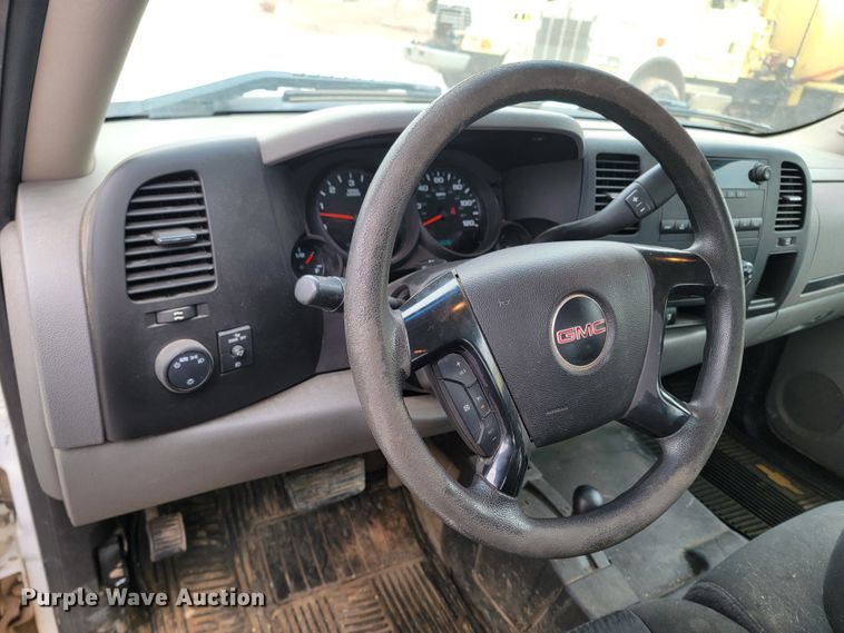 image for item LV9459 2013 GMC Sierra 1500  Ext. Cab pickup truck