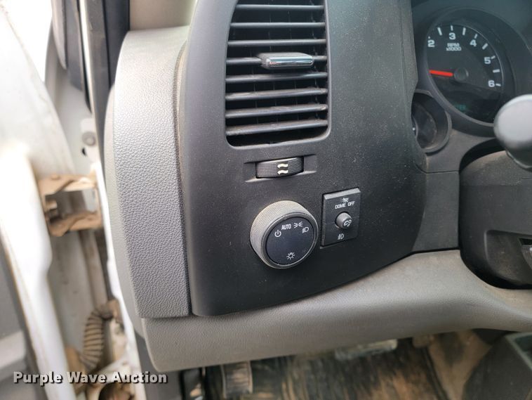 image for item LV9459 2013 GMC Sierra 1500  Ext. Cab pickup truck