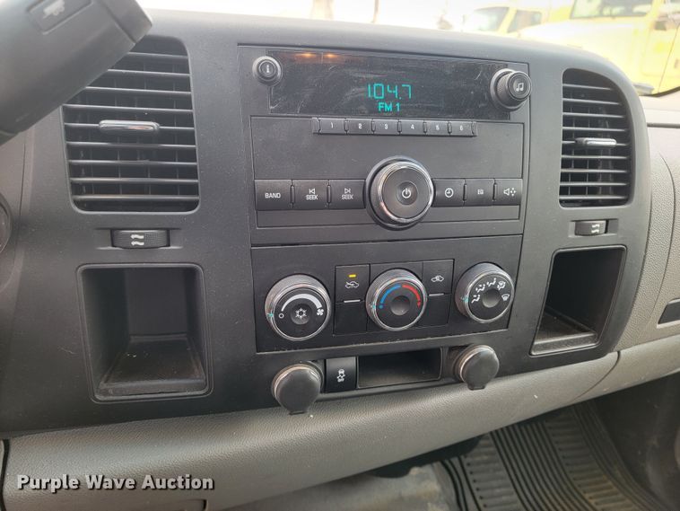 image for item LV9459 2013 GMC Sierra 1500  Ext. Cab pickup truck