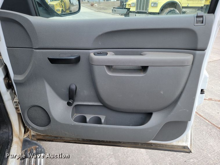 image for item LV9459 2013 GMC Sierra 1500  Ext. Cab pickup truck