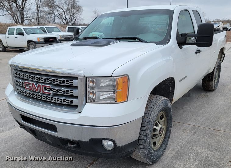 image for item LV9460 2013 GMC Sierra 2500HD  Ext. Cab pickup truck