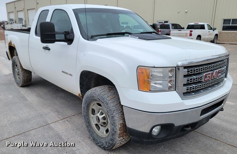 image for item LV9460 2013 GMC Sierra 2500HD  Ext. Cab pickup truck