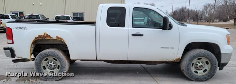 image for item LV9460 2013 GMC Sierra 2500HD  Ext. Cab pickup truck