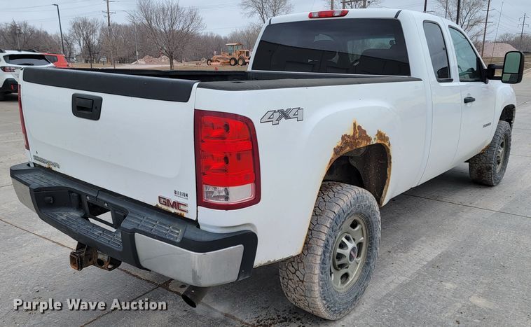 image for item LV9460 2013 GMC Sierra 2500HD  Ext. Cab pickup truck