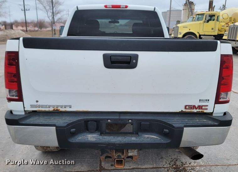 image for item LV9460 2013 GMC Sierra 2500HD  Ext. Cab pickup truck