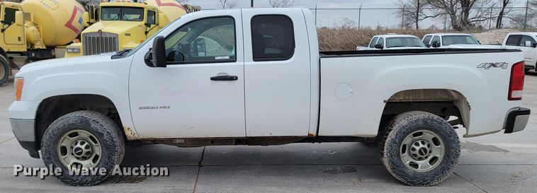 image for item LV9460 2013 GMC Sierra 2500HD  Ext. Cab pickup truck