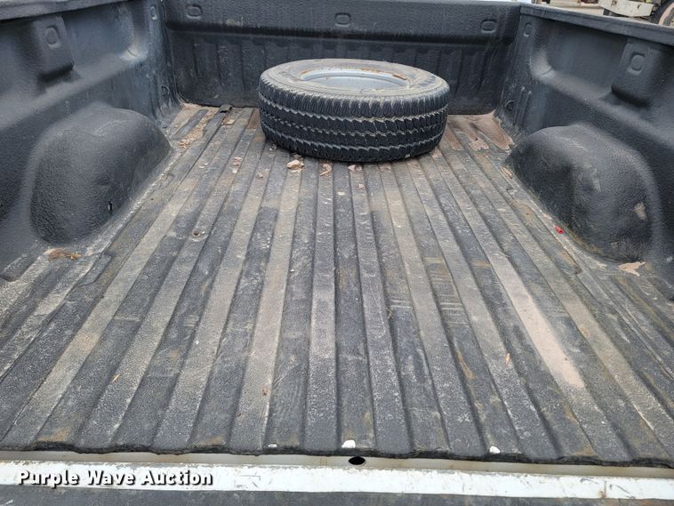 image for item LV9460 2013 GMC Sierra 2500HD  Ext. Cab pickup truck