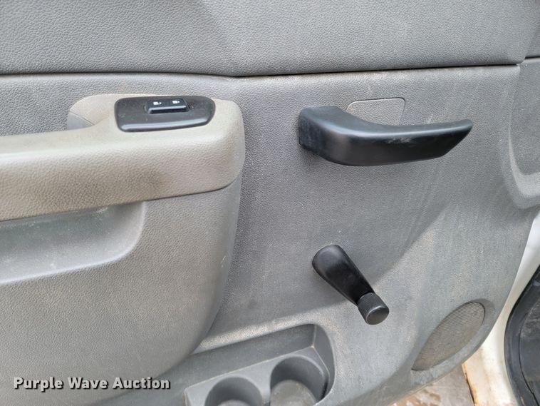 image for item LV9460 2013 GMC Sierra 2500HD  Ext. Cab pickup truck