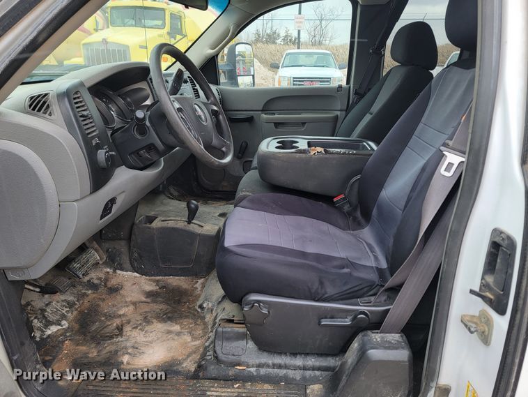 image for item LV9460 2013 GMC Sierra 2500HD  Ext. Cab pickup truck