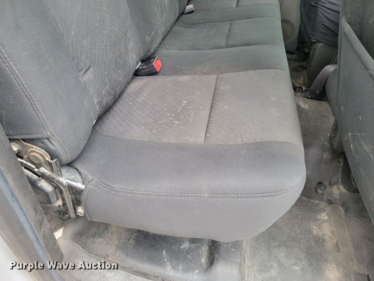 image for item LV9460 2013 GMC Sierra 2500HD  Ext. Cab pickup truck