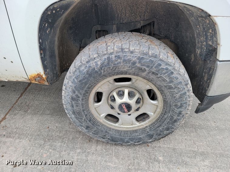 image for item LV9460 2013 GMC Sierra 2500HD  Ext. Cab pickup truck