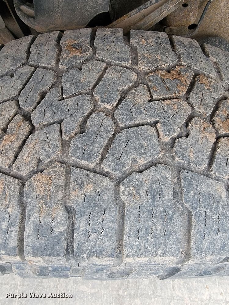 image for item LV9460 2013 GMC Sierra 2500HD  Ext. Cab pickup truck