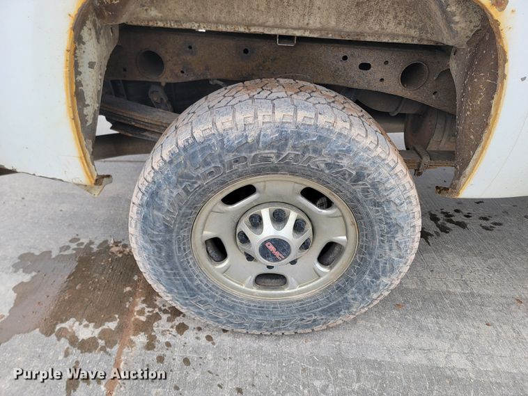 image for item LV9460 2013 GMC Sierra 2500HD  Ext. Cab pickup truck