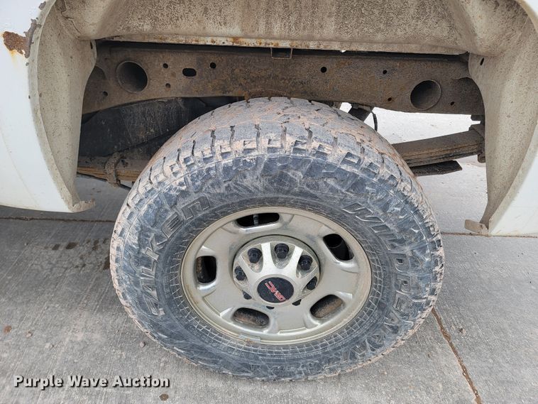 image for item LV9460 2013 GMC Sierra 2500HD  Ext. Cab pickup truck