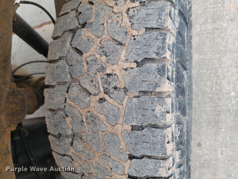 image for item LV9460 2013 GMC Sierra 2500HD  Ext. Cab pickup truck