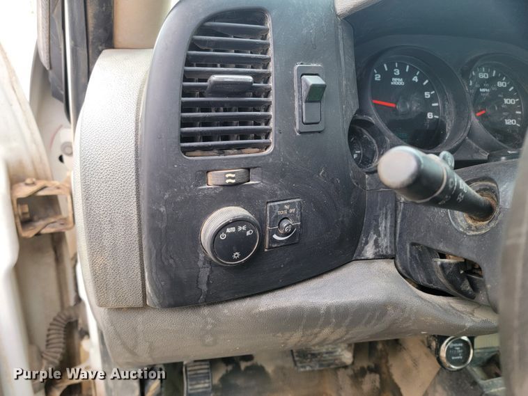 image for item LV9461 2012 GMC Sierra 1500  Crew Cab pickup truck