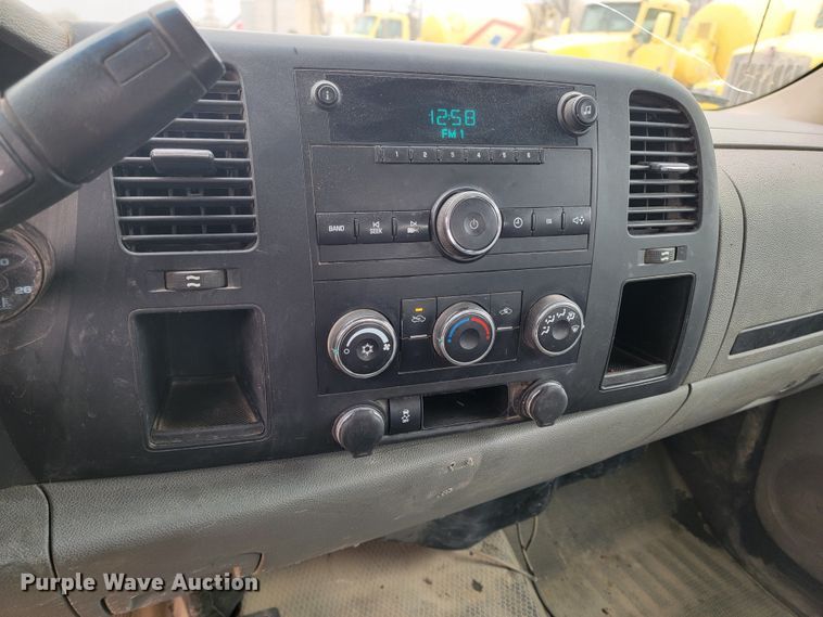 image for item LV9461 2012 GMC Sierra 1500  Crew Cab pickup truck