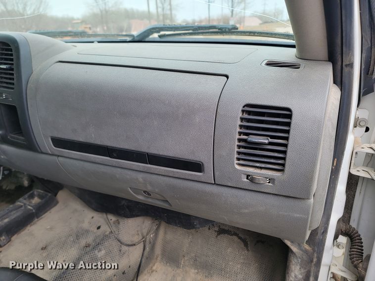 image for item LV9461 2012 GMC Sierra 1500  Crew Cab pickup truck