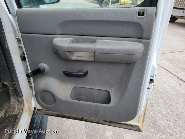 image for item LV9461 2012 GMC Sierra 1500  Crew Cab pickup truck