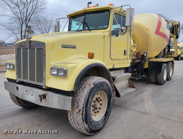 image for item LV9462 2000 Kenworth W900B  ready mix truck