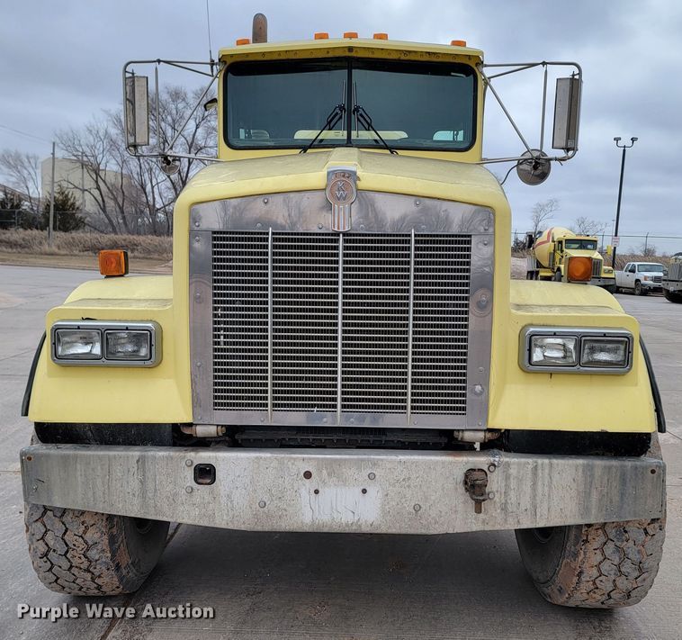 image for item LV9462 2000 Kenworth W900B  ready mix truck