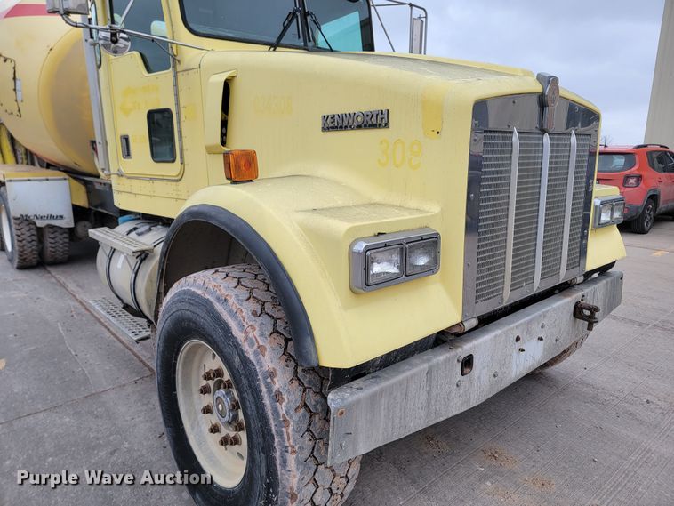 image for item LV9462 2000 Kenworth W900B  ready mix truck