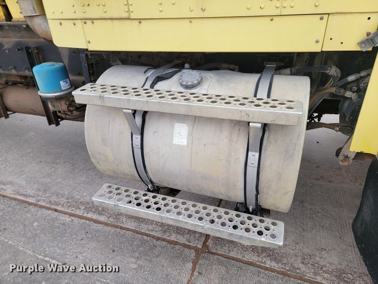 image for item LV9462 2000 Kenworth W900B  ready mix truck