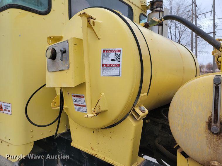 image for item LV9462 2000 Kenworth W900B  ready mix truck