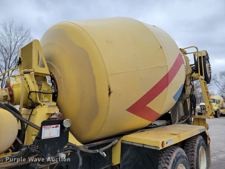 image for item LV9462 2000 Kenworth W900B  ready mix truck