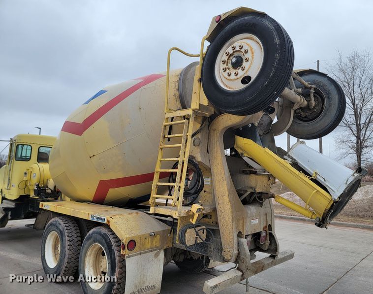 image for item LV9462 2000 Kenworth W900B  ready mix truck