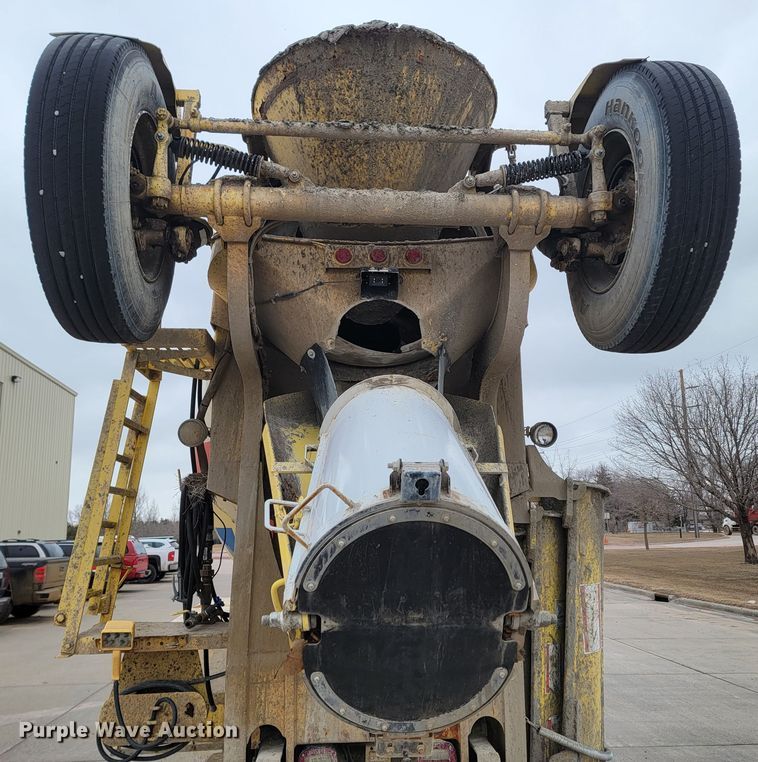 image for item LV9462 2000 Kenworth W900B  ready mix truck