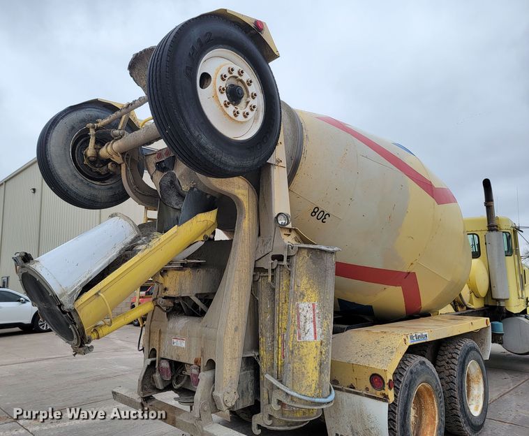 image for item LV9462 2000 Kenworth W900B  ready mix truck