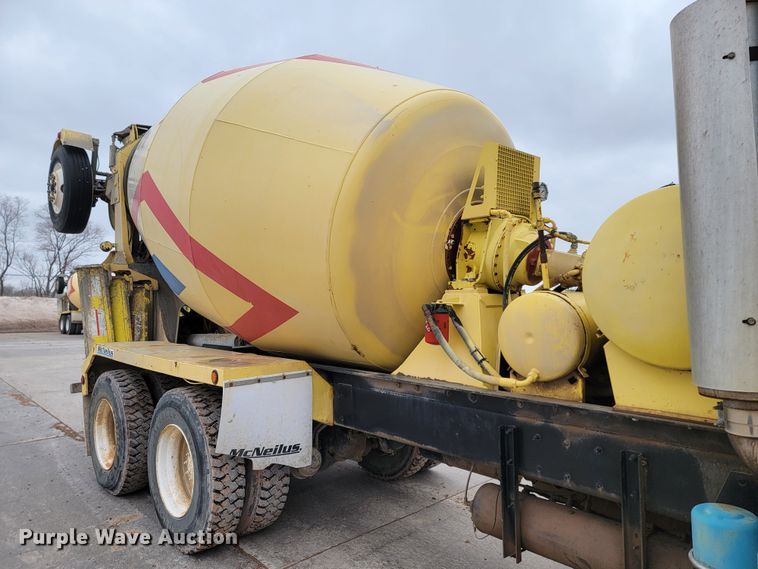 image for item LV9462 2000 Kenworth W900B  ready mix truck