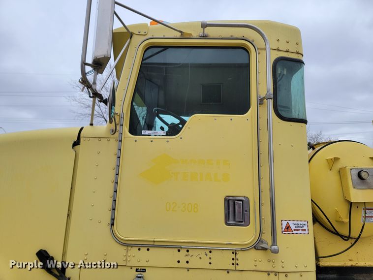 image for item LV9462 2000 Kenworth W900B  ready mix truck