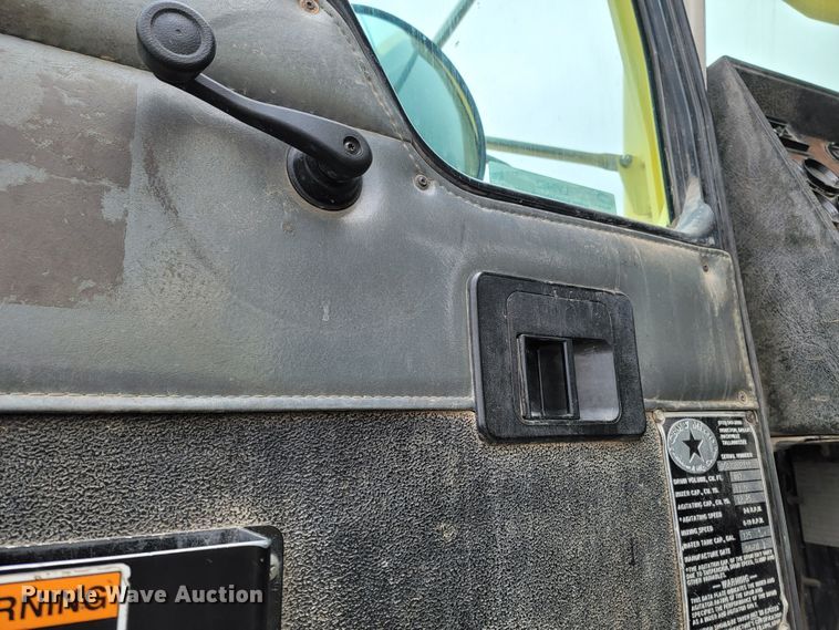 image for item LV9462 2000 Kenworth W900B  ready mix truck