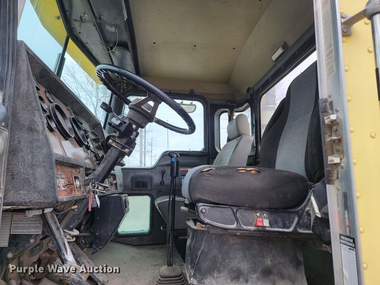 image for item LV9462 2000 Kenworth W900B  ready mix truck