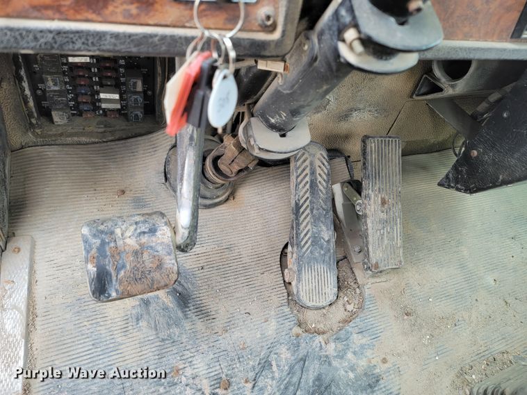 image for item LV9462 2000 Kenworth W900B  ready mix truck