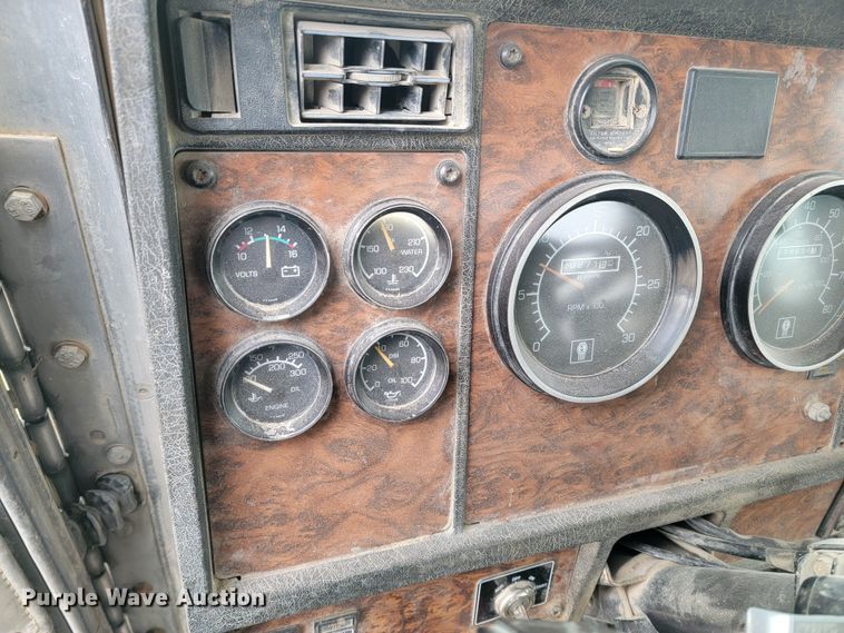 image for item LV9462 2000 Kenworth W900B  ready mix truck