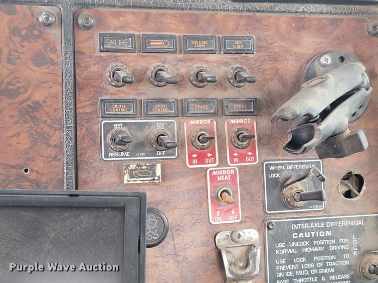 image for item LV9462 2000 Kenworth W900B  ready mix truck