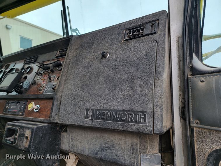 image for item LV9462 2000 Kenworth W900B  ready mix truck