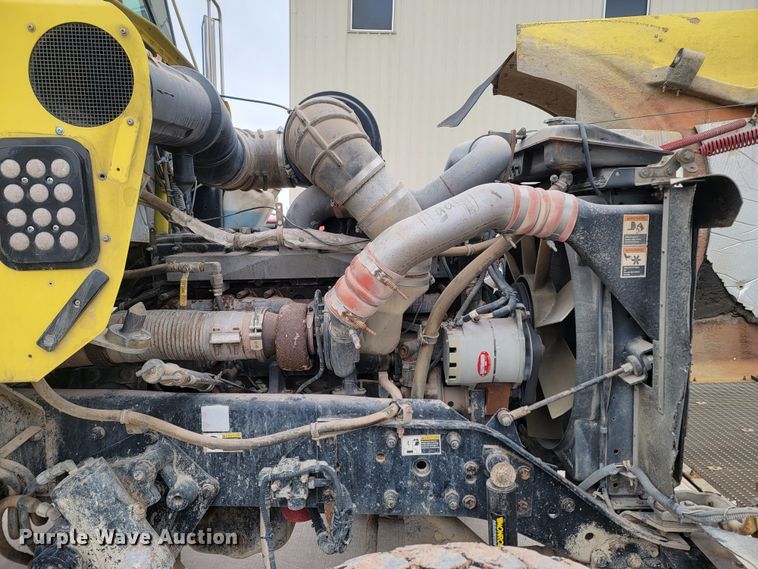 image for item LV9462 2000 Kenworth W900B  ready mix truck