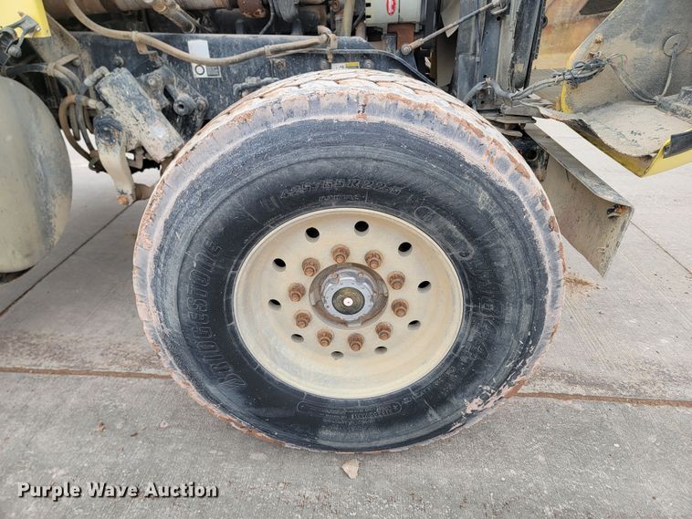 image for item LV9462 2000 Kenworth W900B  ready mix truck