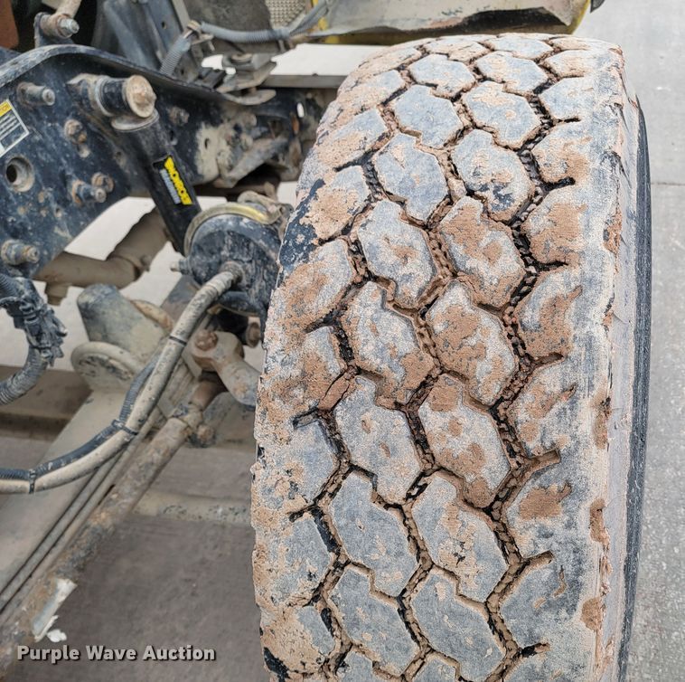 image for item LV9462 2000 Kenworth W900B  ready mix truck