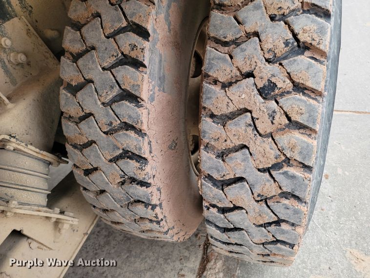 image for item LV9462 2000 Kenworth W900B  ready mix truck