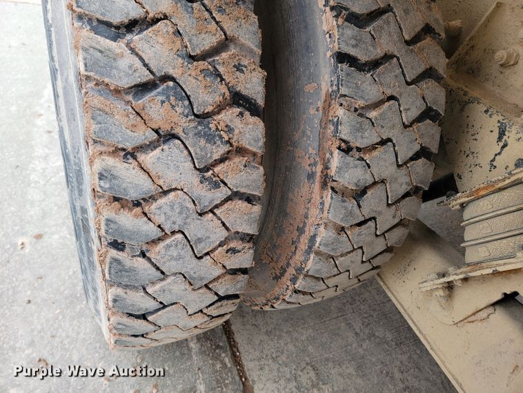 image for item LV9462 2000 Kenworth W900B  ready mix truck