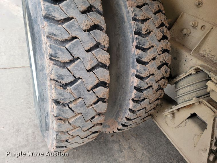 image for item LV9462 2000 Kenworth W900B  ready mix truck