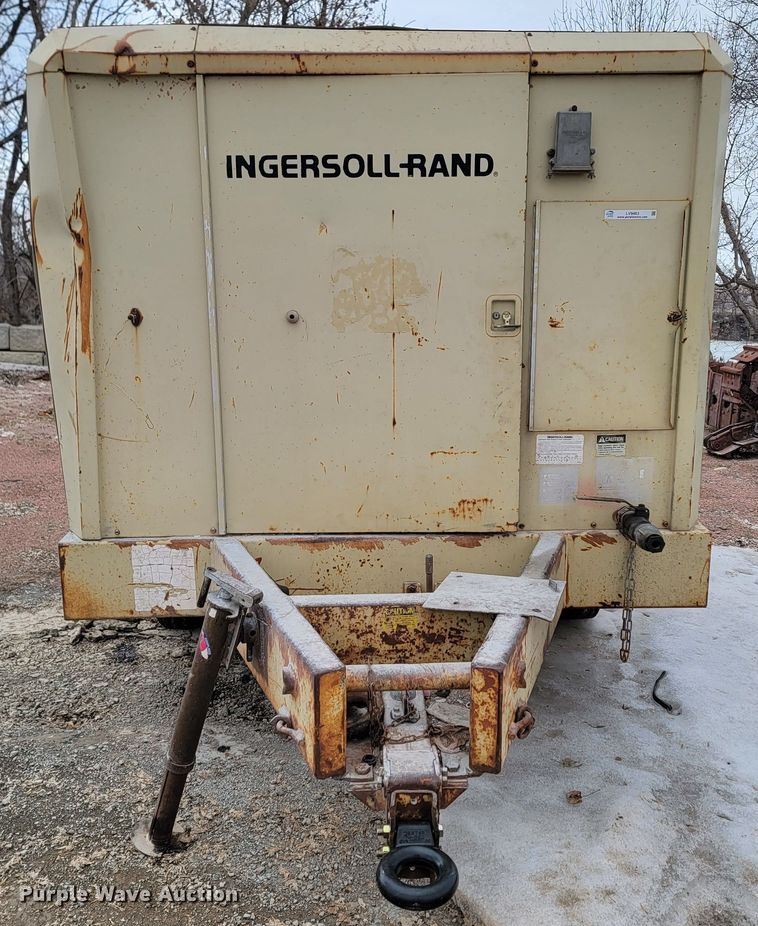 image for item LV9463 1989 Ingersoll Rand 825  air compressor