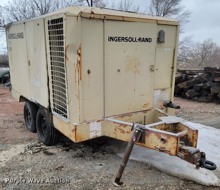 image for item LV9463 1989 Ingersoll Rand 825  air compressor