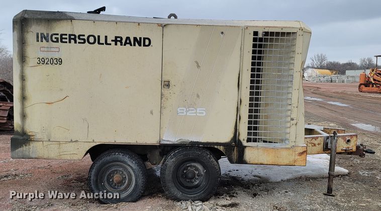 image for item LV9463 1989 Ingersoll Rand 825  air compressor